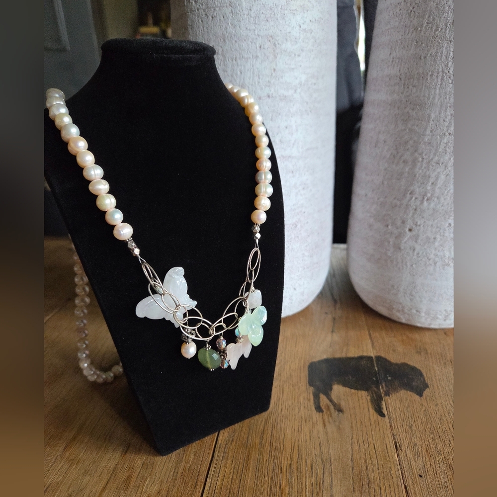 Elegant Pearl and Butterfly Necklace
